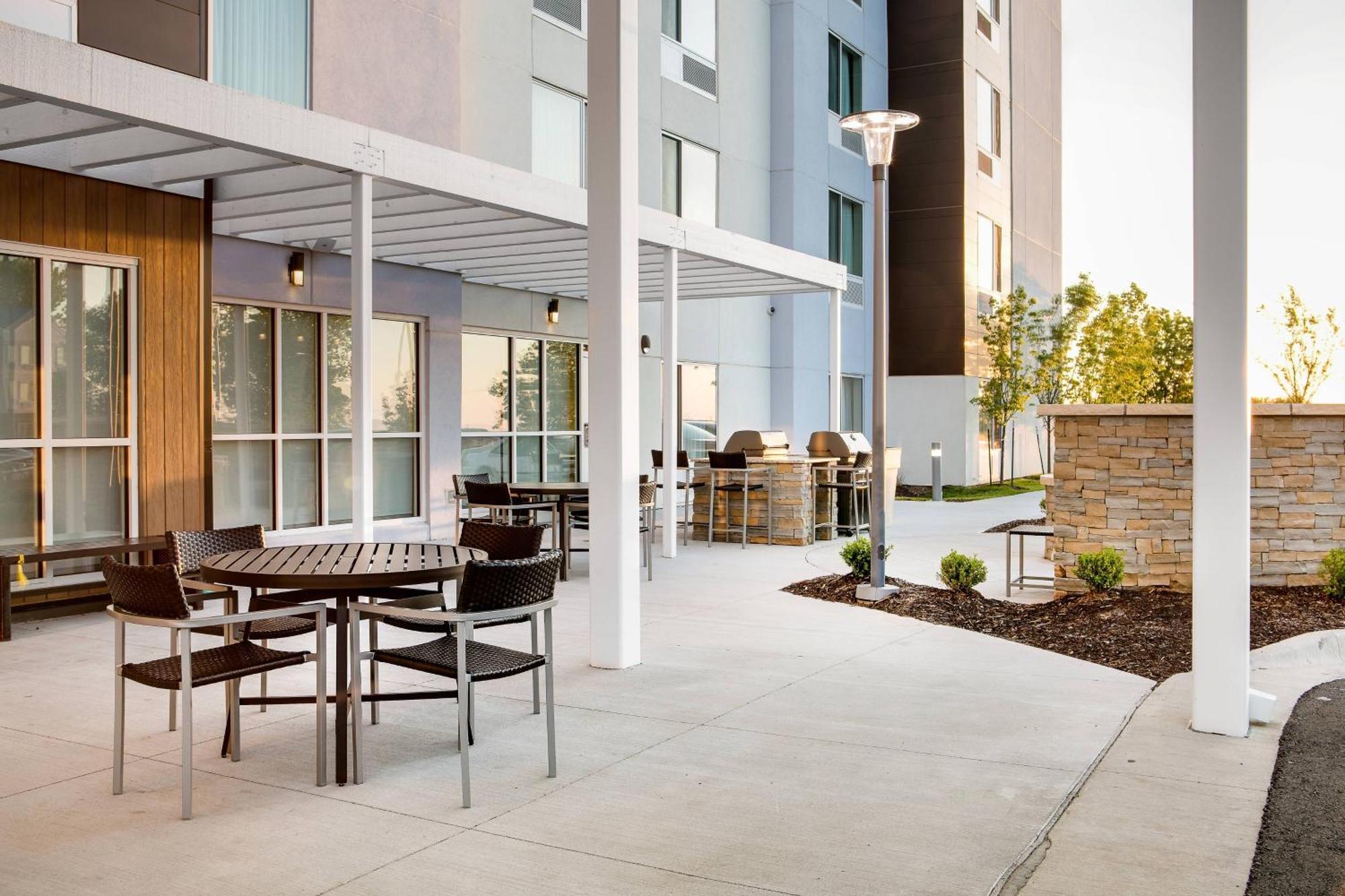 Towneplace Suites By Marriott Kansas City Airport Dış mekan fotoğraf